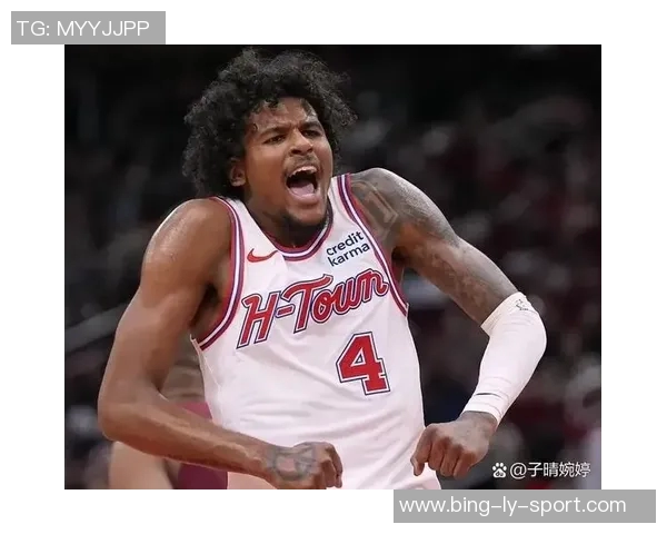 杰伦格林赛前积极热身投篮训练中展现笑容复出在望